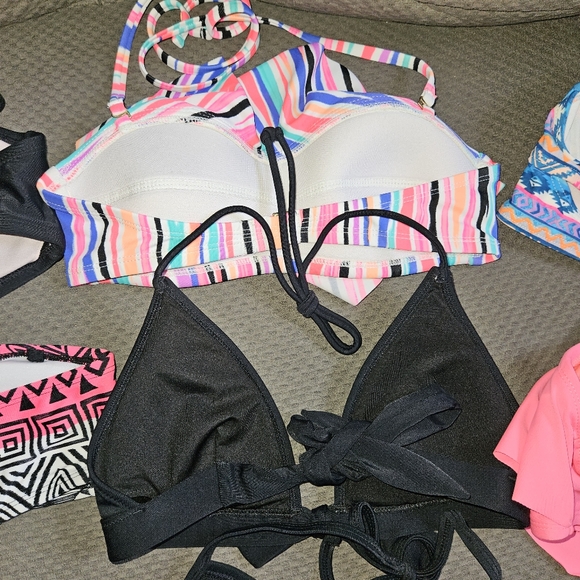 Bundle of 7 bikini tops - Picture 8 of 10